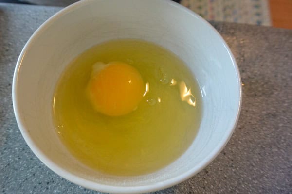 An egg in a bowl 