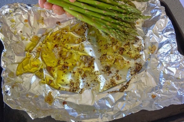 Garlic Cheese Pasta with Garlic Roasted Asparagus