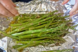 Garlic Cheese Pasta with Garlic Roasted Asparagus