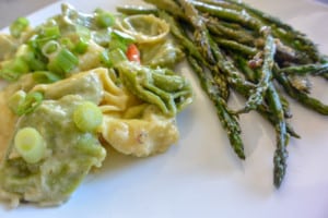 Garlic Cheese Pasta with Garlic Roasted Asparagus