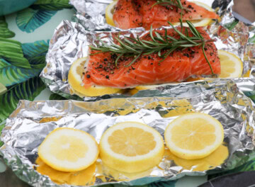 Grilled Salmon with Dill Sauce and Potatoes