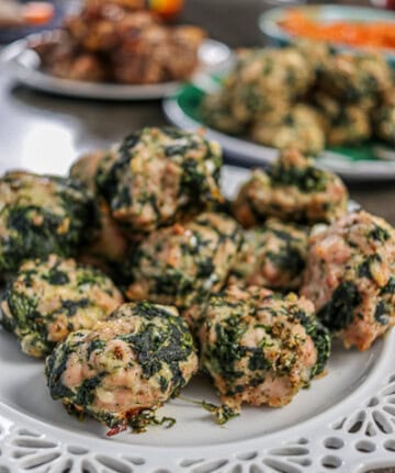 Italian Meatballs Stuffed with Mozzarella