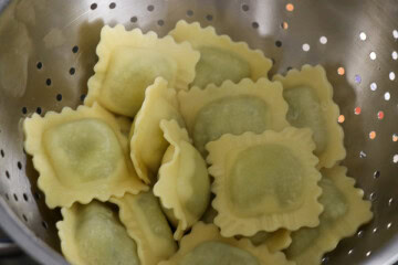 Spicy Cheesy Air Fryer Ravioli