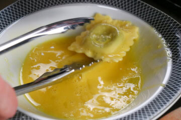 Spicy Cheesy Air Fryer Ravioli