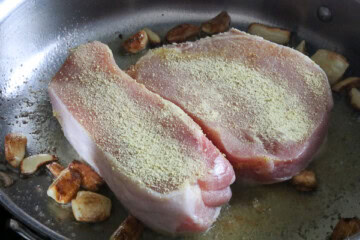 Pan Fried Crispy Garlic Pork Chops