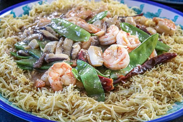 Stir Fried Garlic Noodles with Shrimp and Scallops
