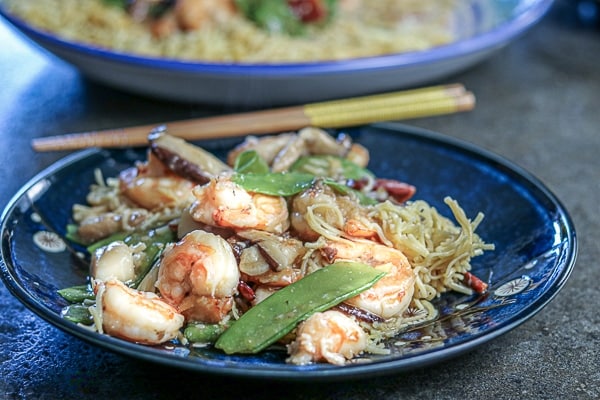 Stir Fried Garlic Noodles With Shrimp and Scallops - Belly Laugh Living