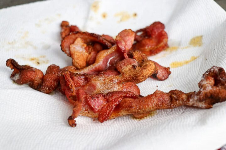 Bacon on a paper towel