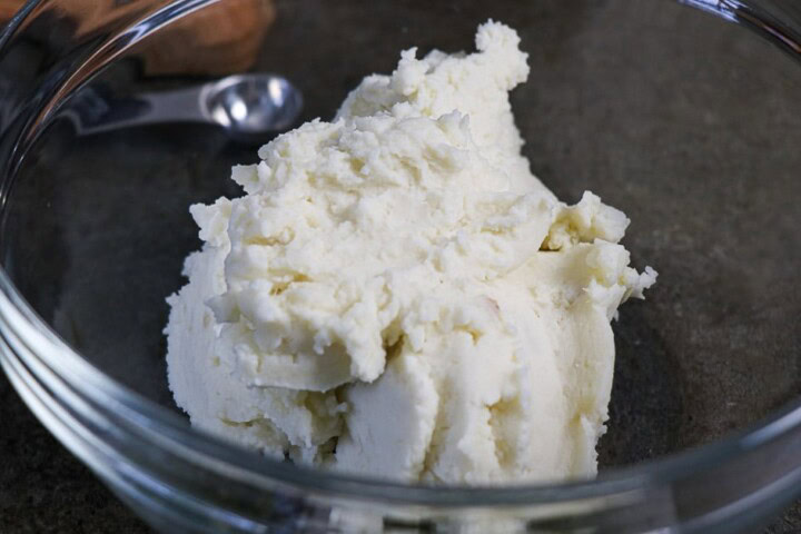 Mashed potatoes in bowl