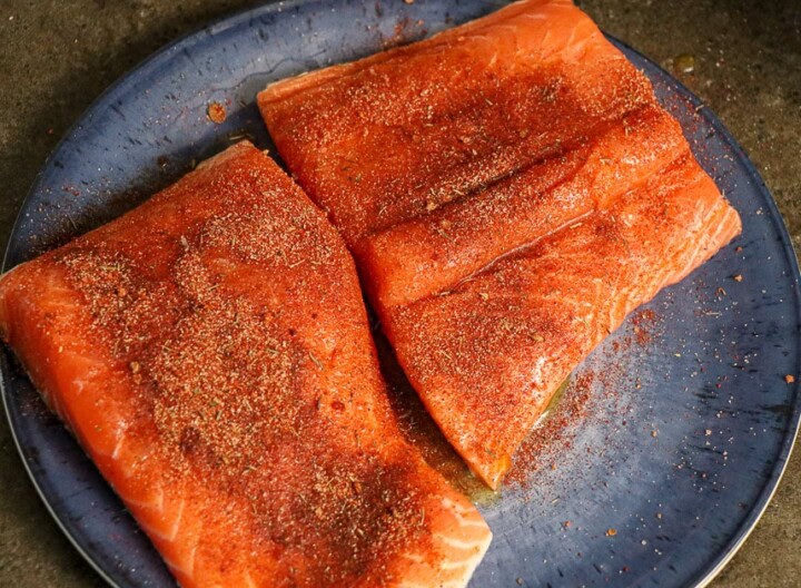 2 pieces of seasoned salmon