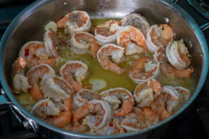 Shrimp in pan with sacue