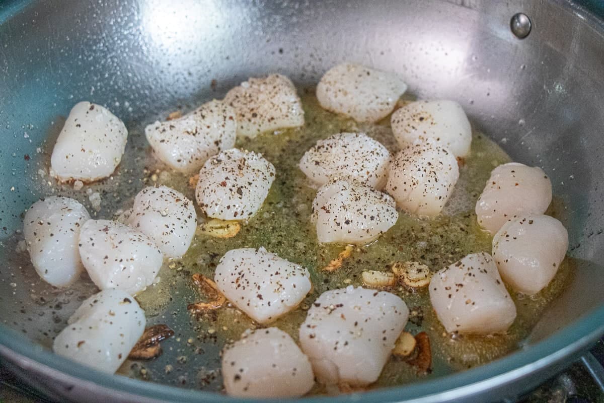 Pasta in Garlic Lemon Sauce