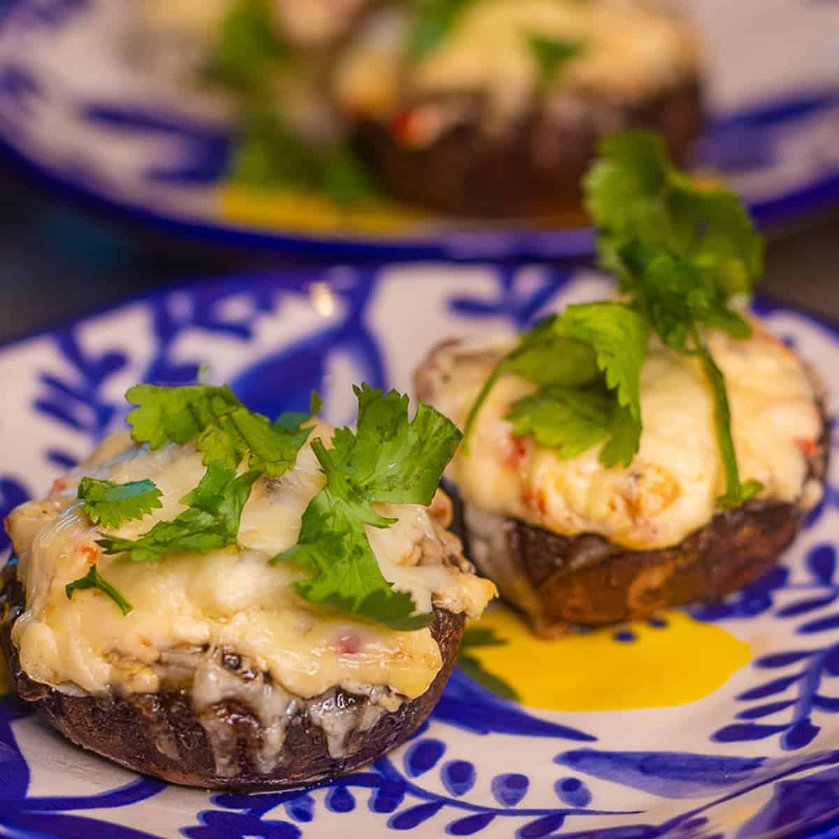 spicy bacon stuffed mushrooms