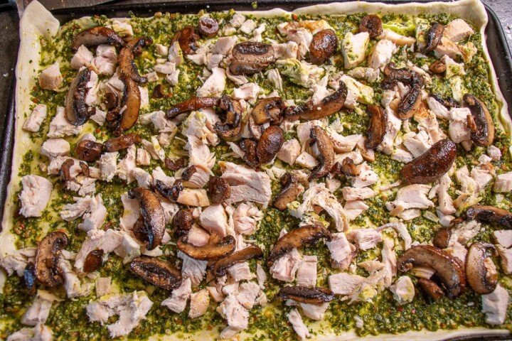 Sheet Pan Chicken pesto Pizza
