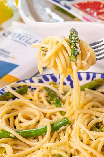 Lemon asparagus pasta