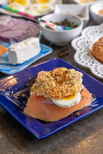 Bagel with everything seasoning, salmon and cream cheese